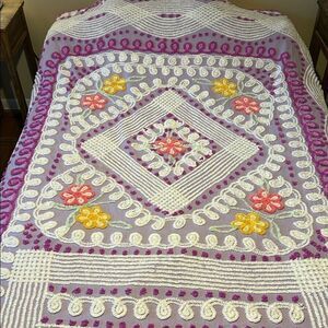VTG 1960s Chenille Flower Cotton Blanket Purple 91”x 98.5”